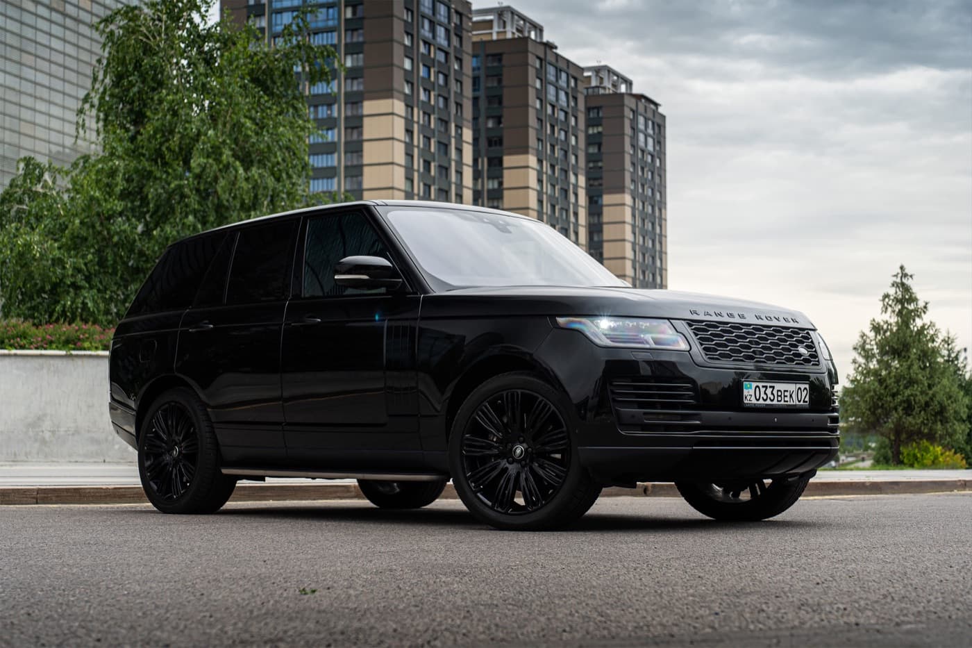 Range Rover — авто с водителем в Алматы