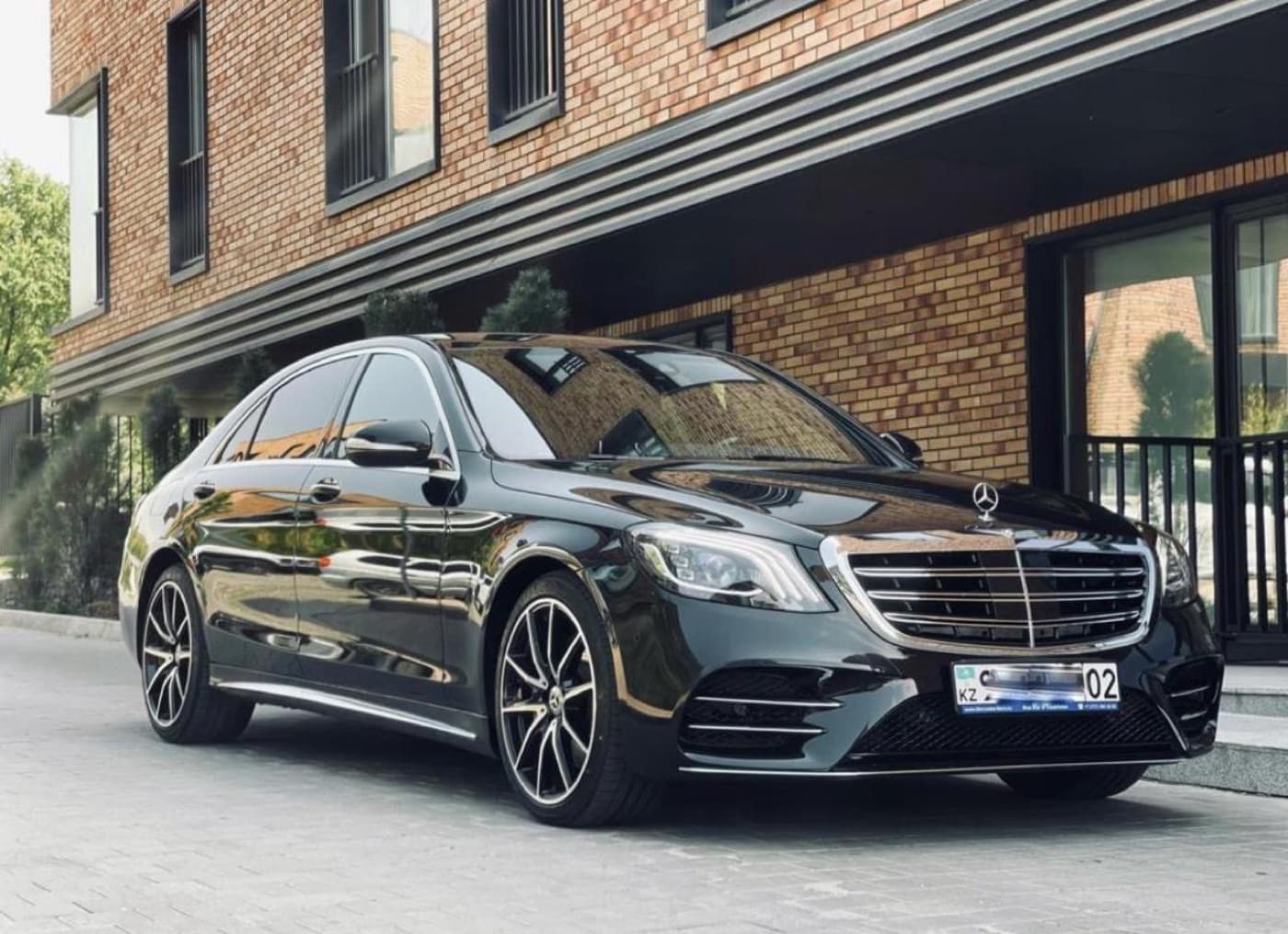 Mercedes S-class W222 — авто с водителем в Алматы