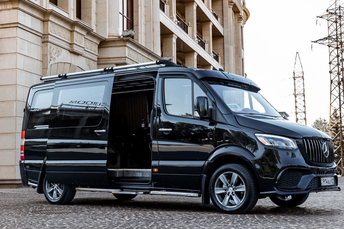 Mercedes Sprinter (10 мест) — авто с водителем в Алматы
