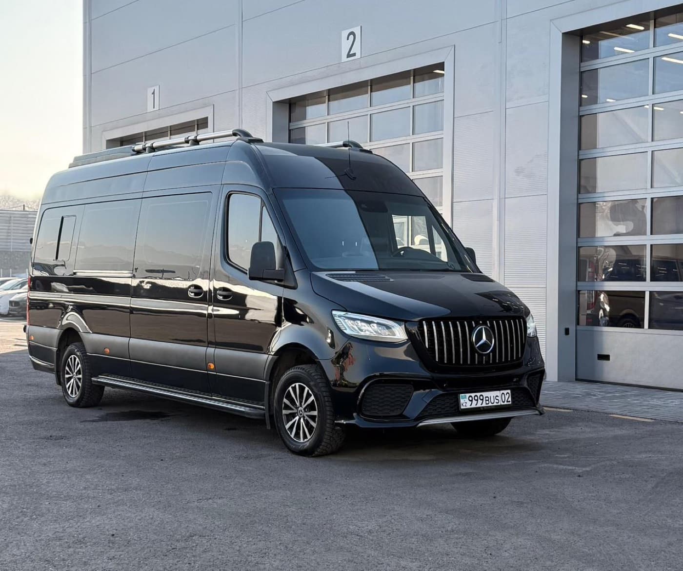 Mercedes Sprinter (14 мест) — авто с водителем в Алматы